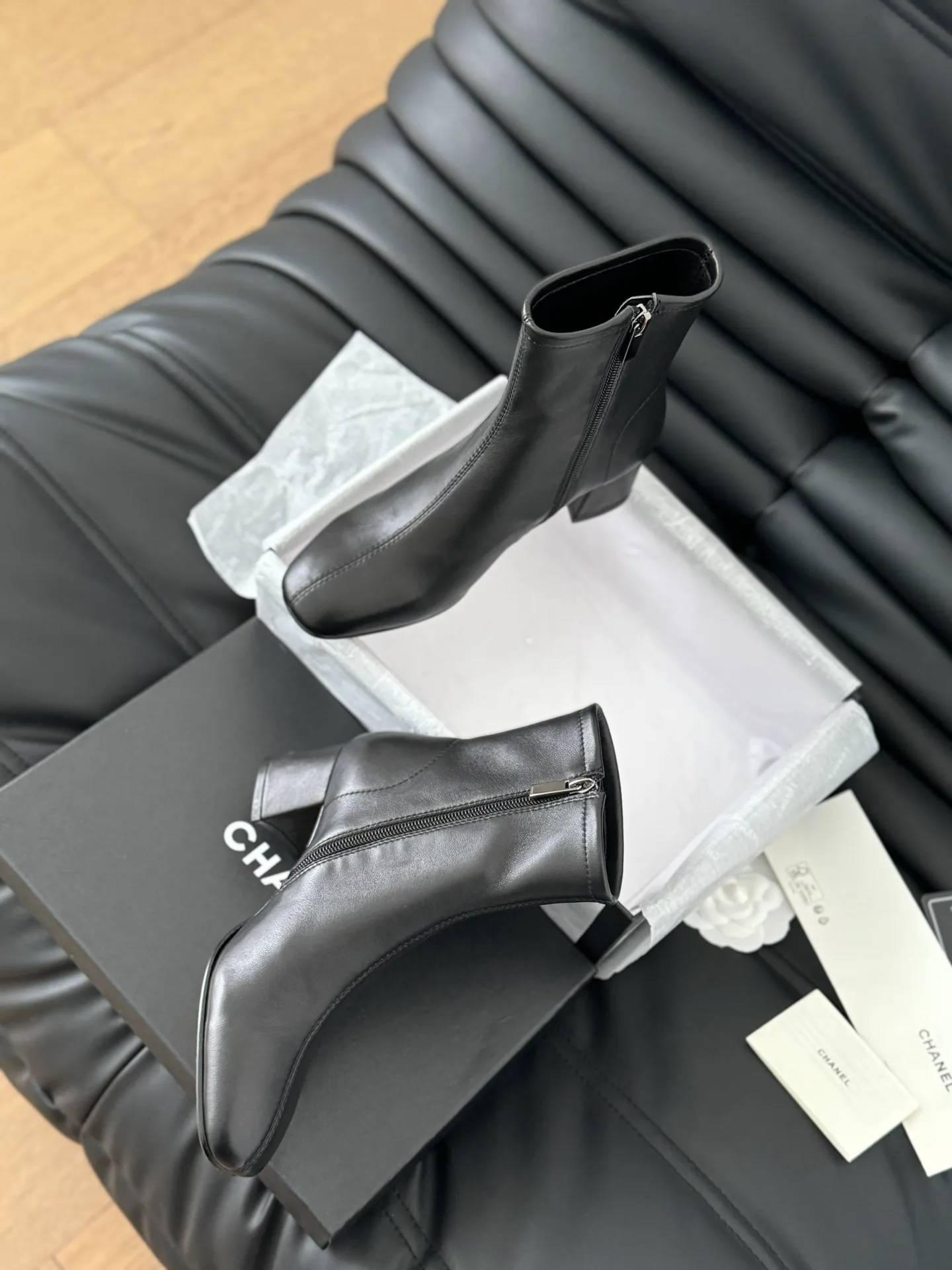 👟👟Ex-factory price 640👟👟 Purchasing-grade Chanel classic new stretch boots series! The leather texture is super good, and the upper is delicate ~ Calfskin upper, sheepskin lining, original outsole! Size:35-39 Other sizes are determined